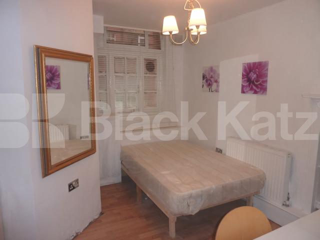 			New Instruction, Studio Apartment, 1 bath, 1 reception Studio			 Judd Street, RUSSELL SQUARE